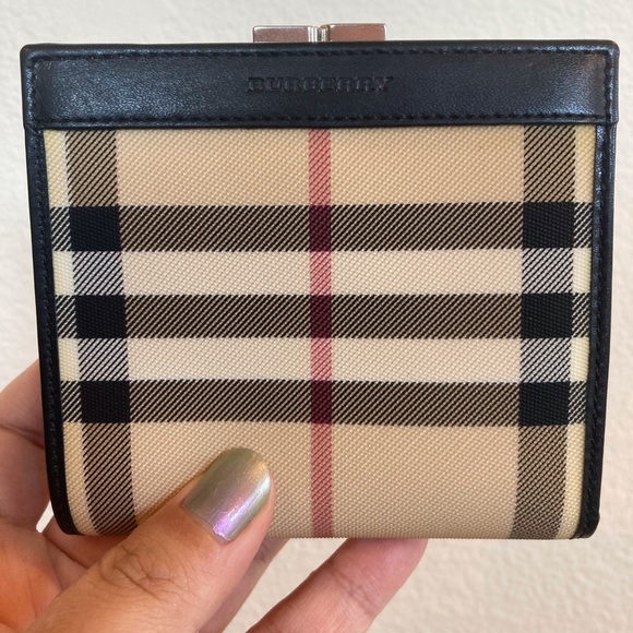 ❌SOLD❌ Burberry Haymarket Check Small French Purse - Picture 2 of 9